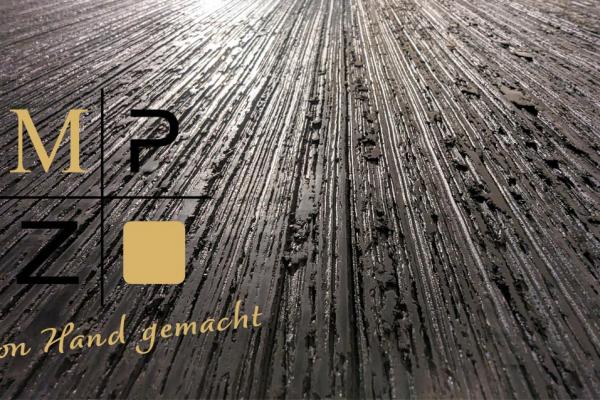 #Schwarz - von Hand gemacht